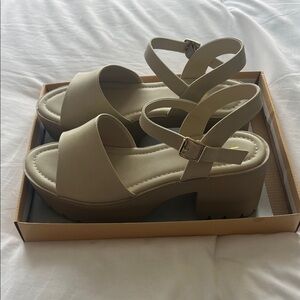 Soda Women's Tan Sandal Heels Size 8